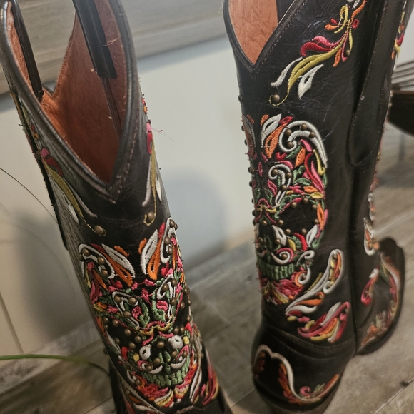 Colorful Embroidered Leather Heeled Boots - Picture 2 of 4